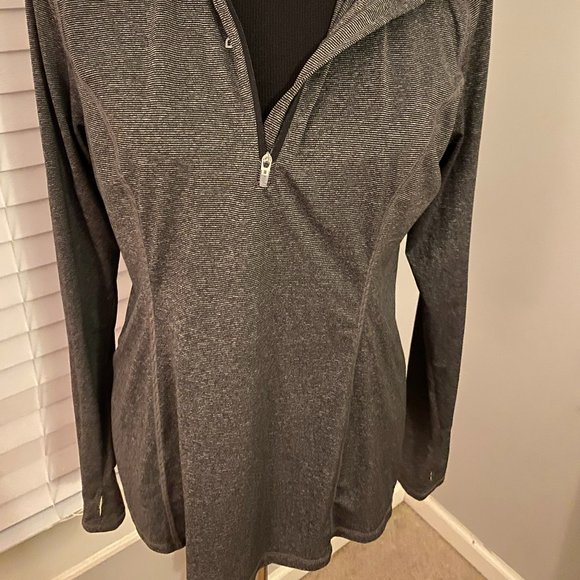 Grey Reebok Loong sleeve Pullover Workout Top - Picture 2 of 5